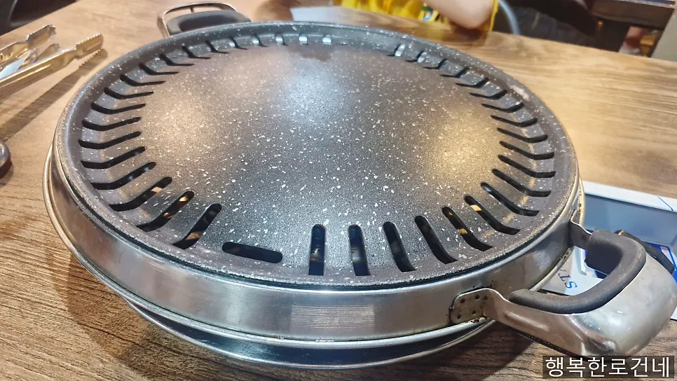 Choryang Hyeongje Galbi's basic side dishes