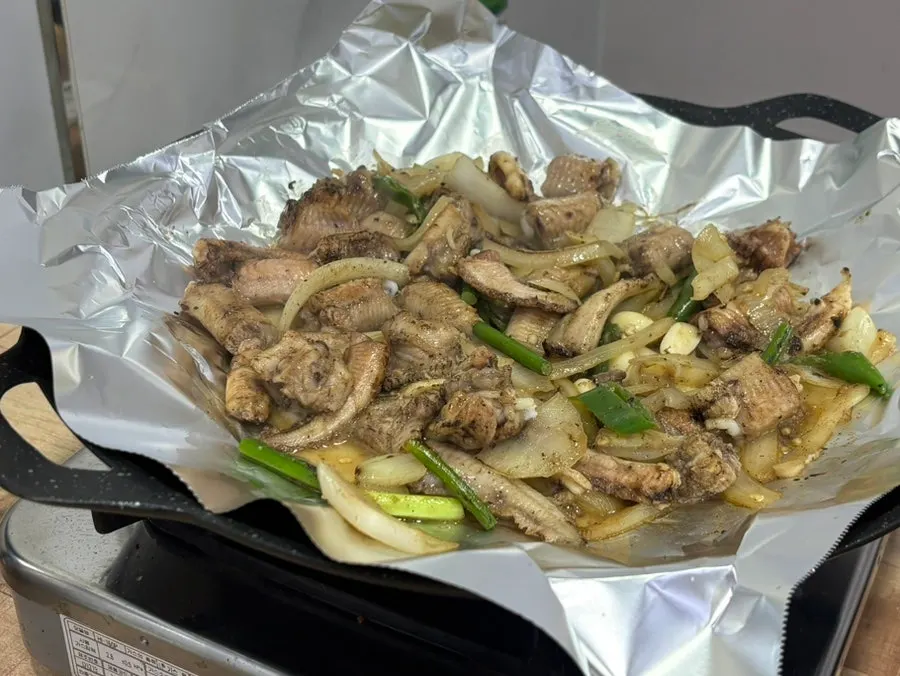 기름장에 찍어 먹는 초량 꼼장어 소금구이
