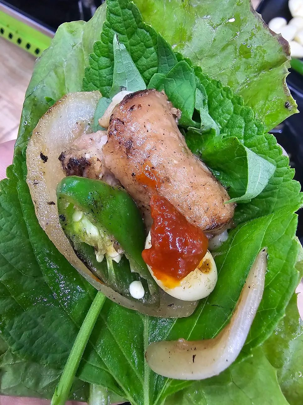 A bouncy piece of salt-grilled kkomjangeo