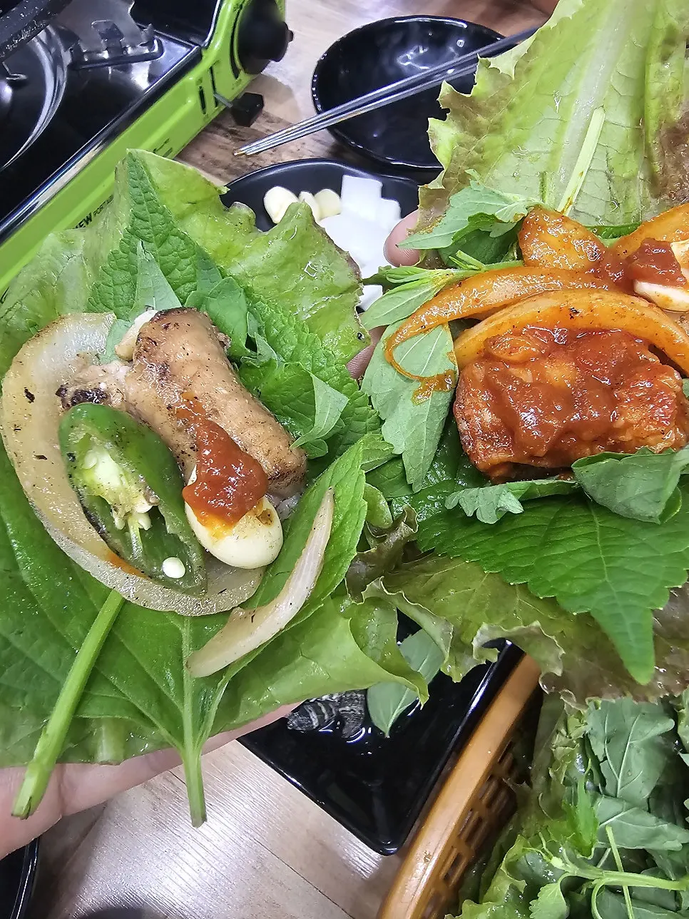 Spicy seasoned grilled kkomjangeo