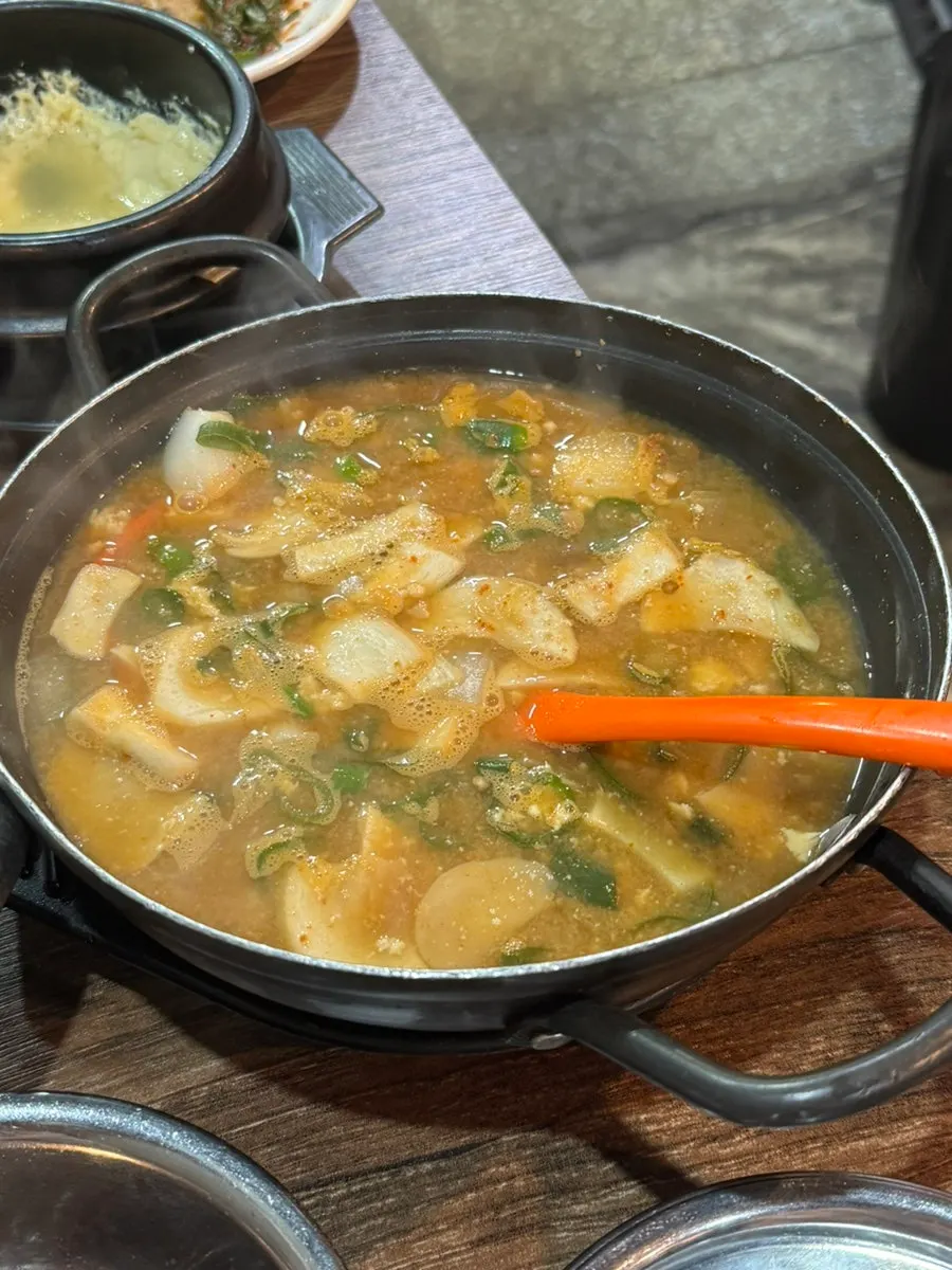 A bowl of ₩3,000 doenjang stew