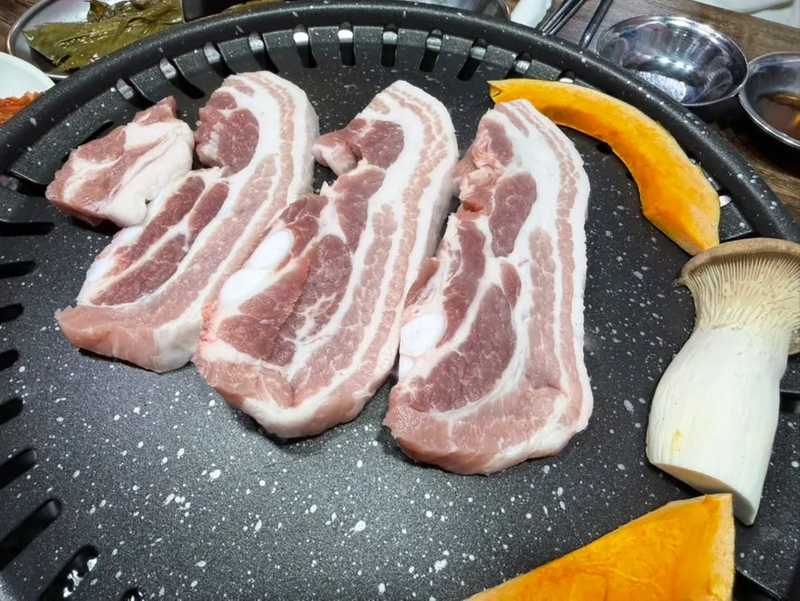 Choryang Hyeongje Galbi menu
