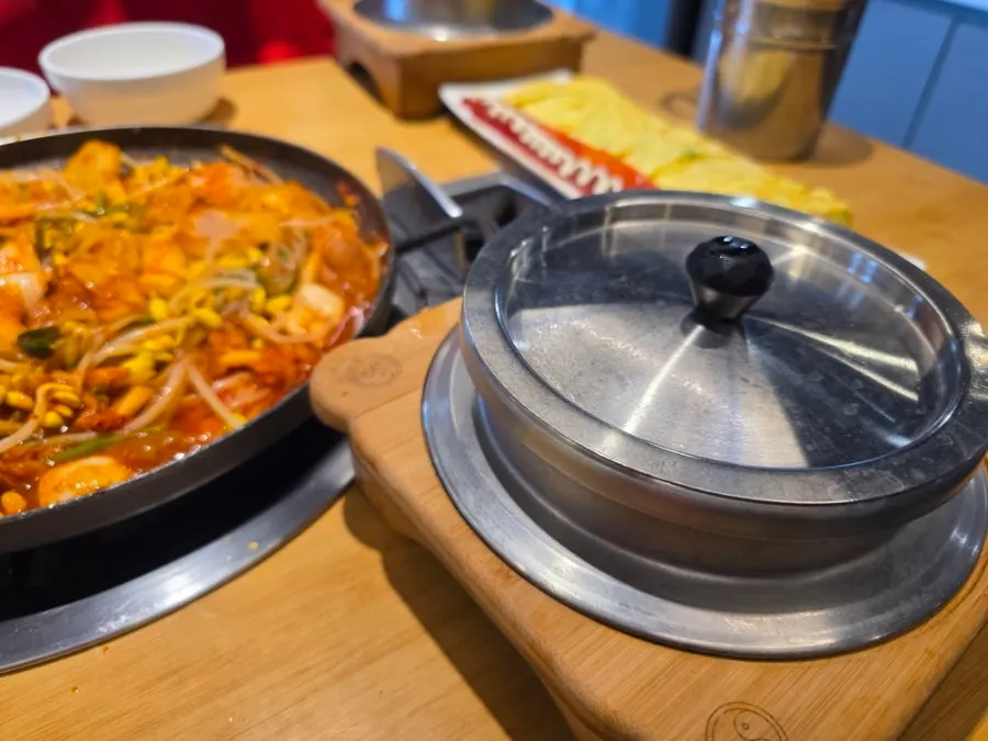 Freshly served sotbap