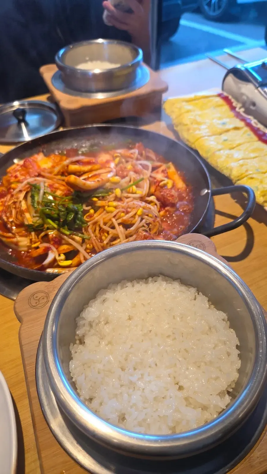 갓 지은 수향미 솥밥