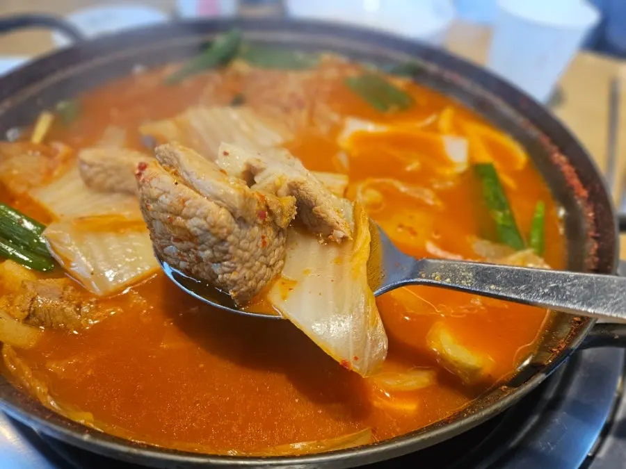 Kimchi jjigae with kimchi and pork