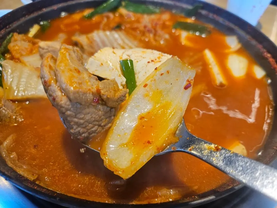 Generous ingredients in kimchi jjigae
