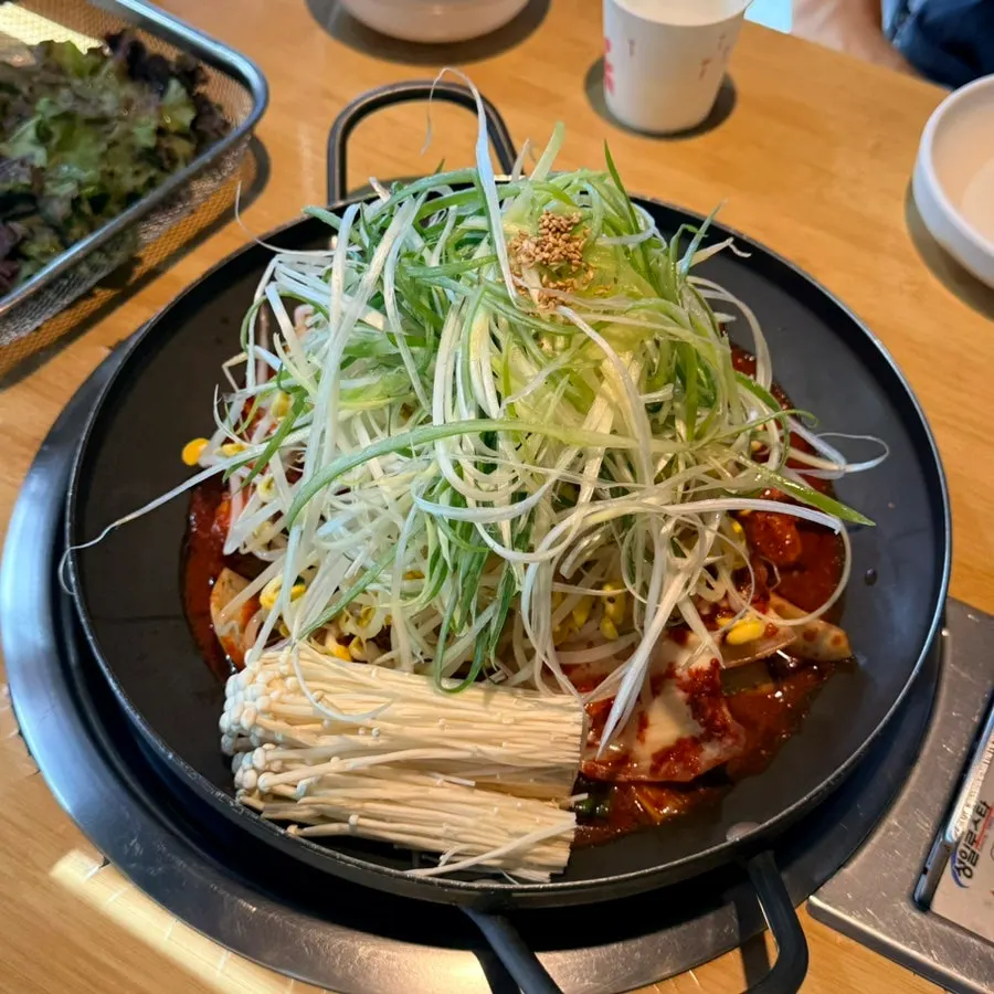 A whole pot of pork duruchigi