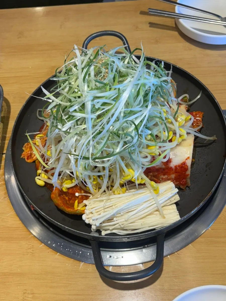 Pork duruchigi made with fresh Korean pork