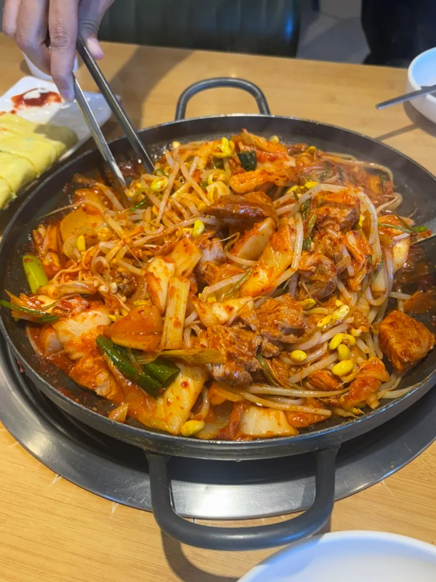 Full pork duruchigi meal spread