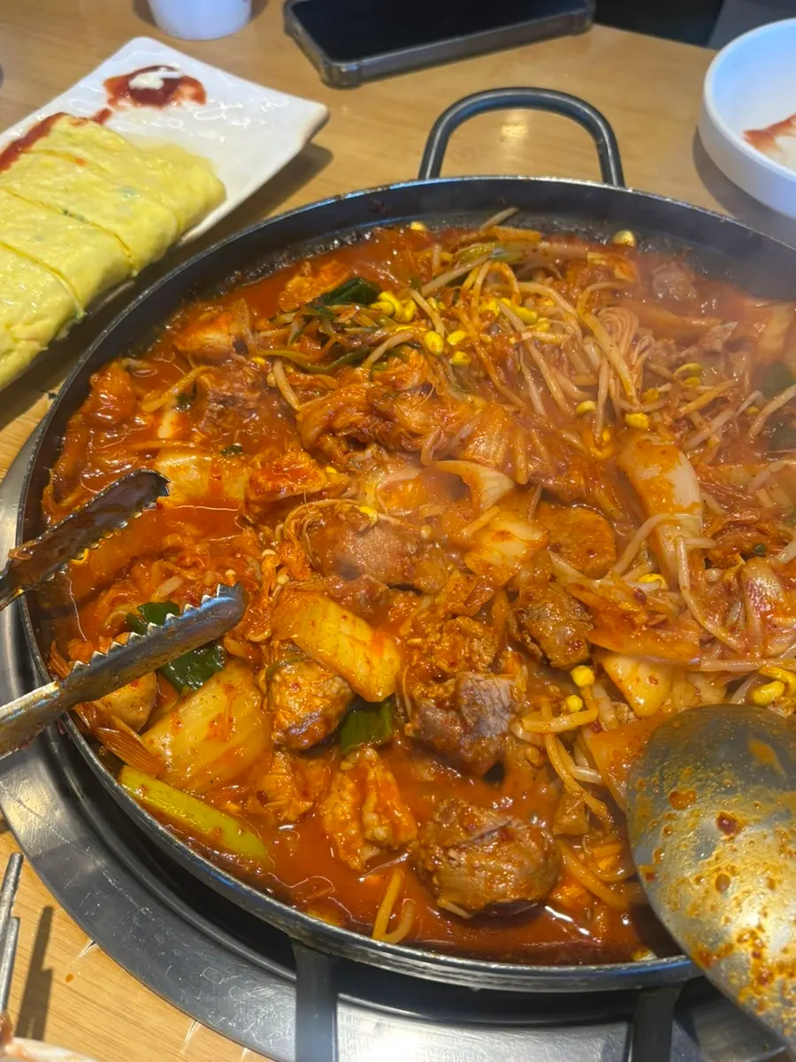 Dining at Oneuldo Utja Chowol