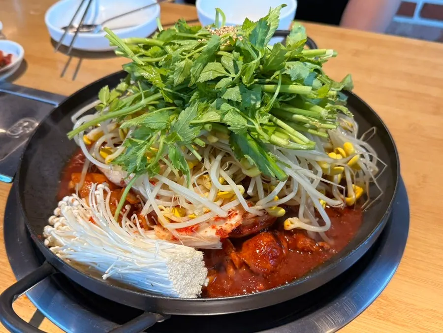 푸짐하게 나온 오징어 제육 두루치기 2인분