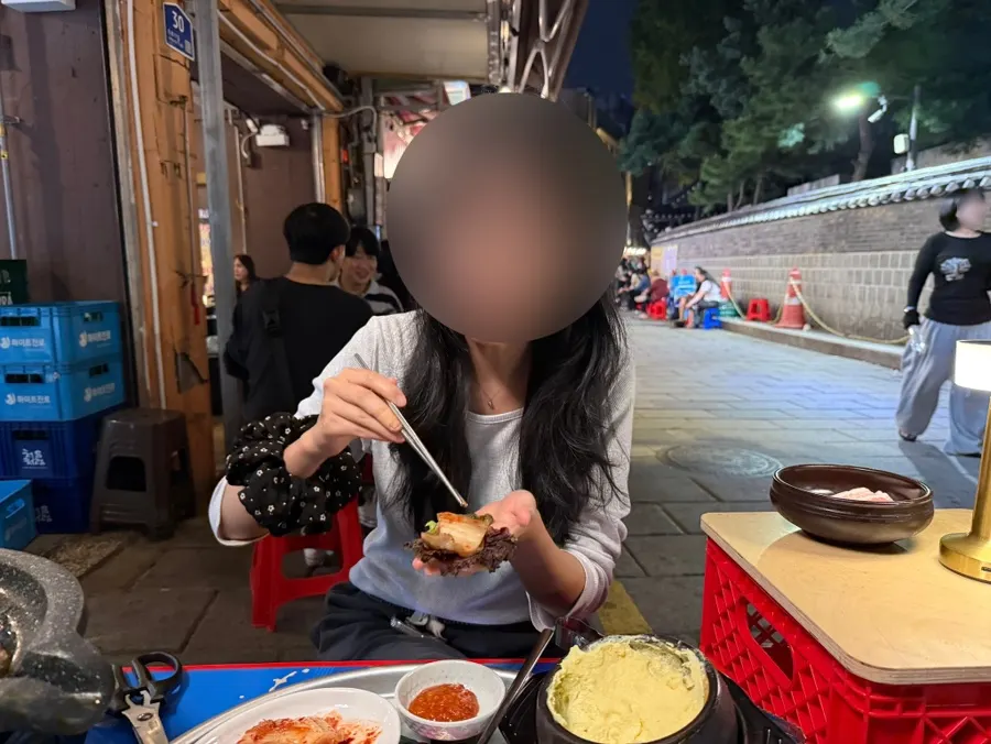 Line waiting outside Chowon Restaurant on a Saturday night