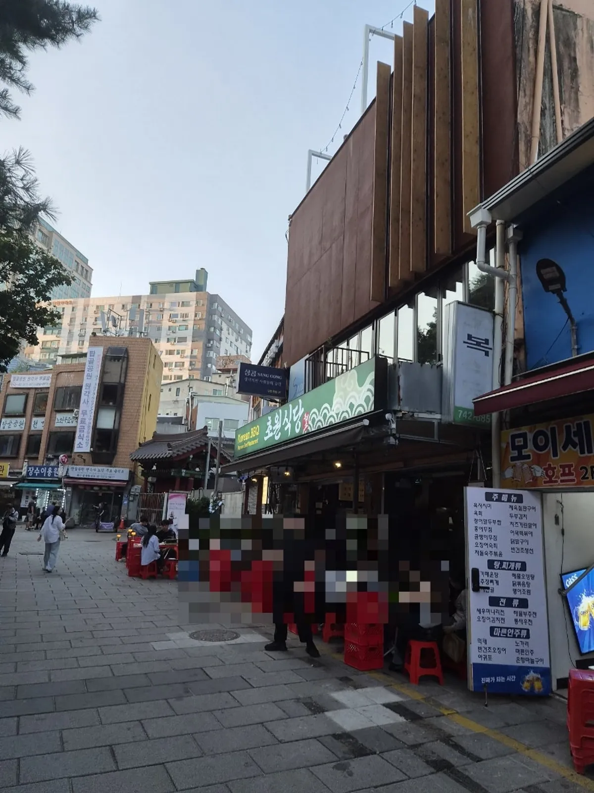 Exterior of Chowon, an outdoor-tent spot near Tapgol Park in Jongno 3-ga