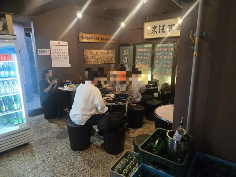초원식당 내부 테이블 자리