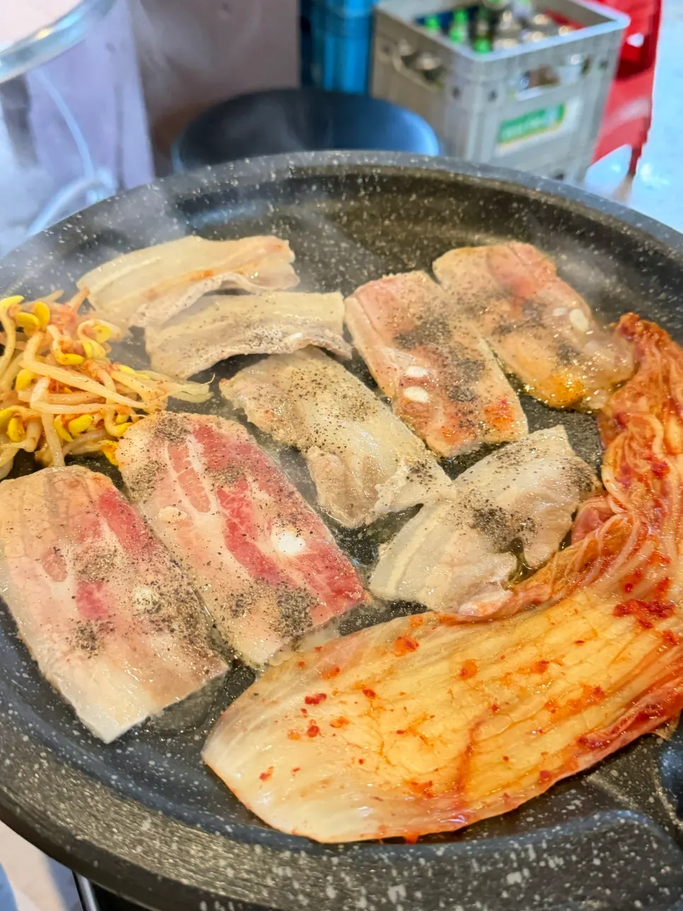 Crowded exterior of Chowon Restaurant Jongno 3-ga Branch in the evening