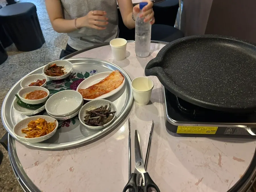 Table set after ordering at Chowon Restaurant