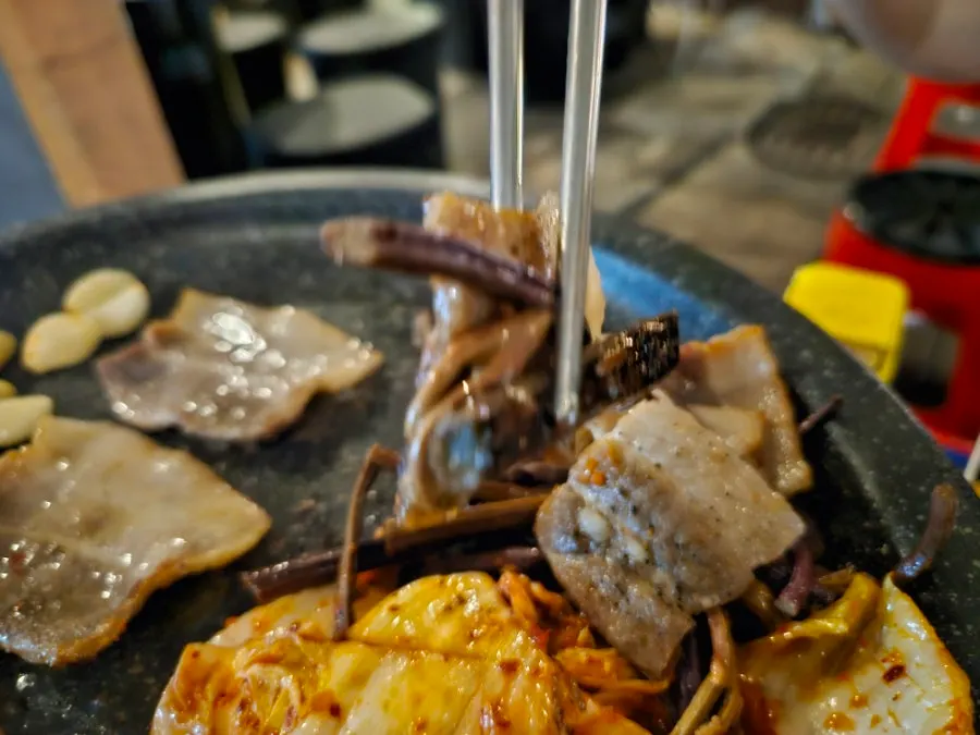 Pork belly and grilled kimchi on the pan