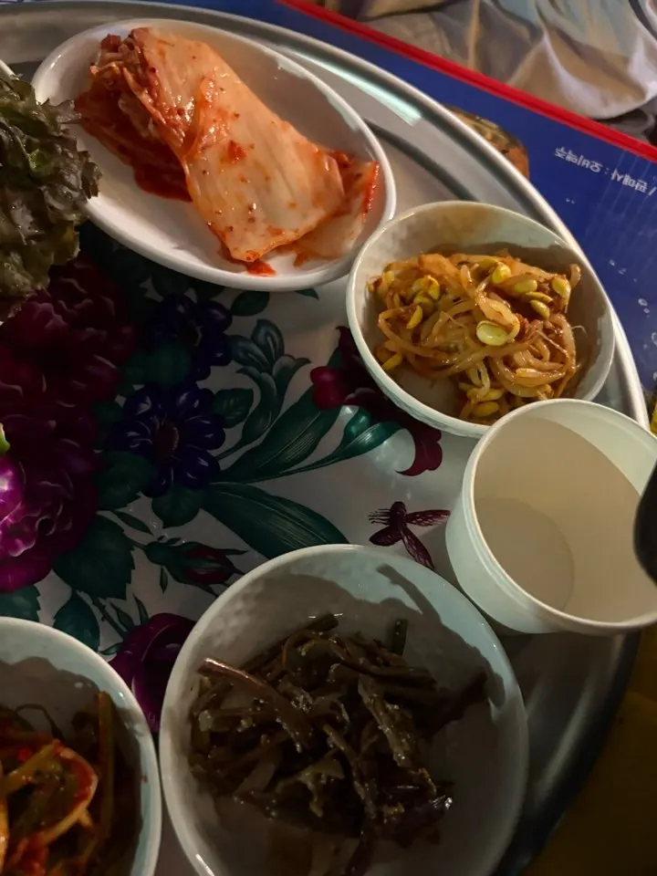 냉삼 기름에 함께 익어가는 구운 김치