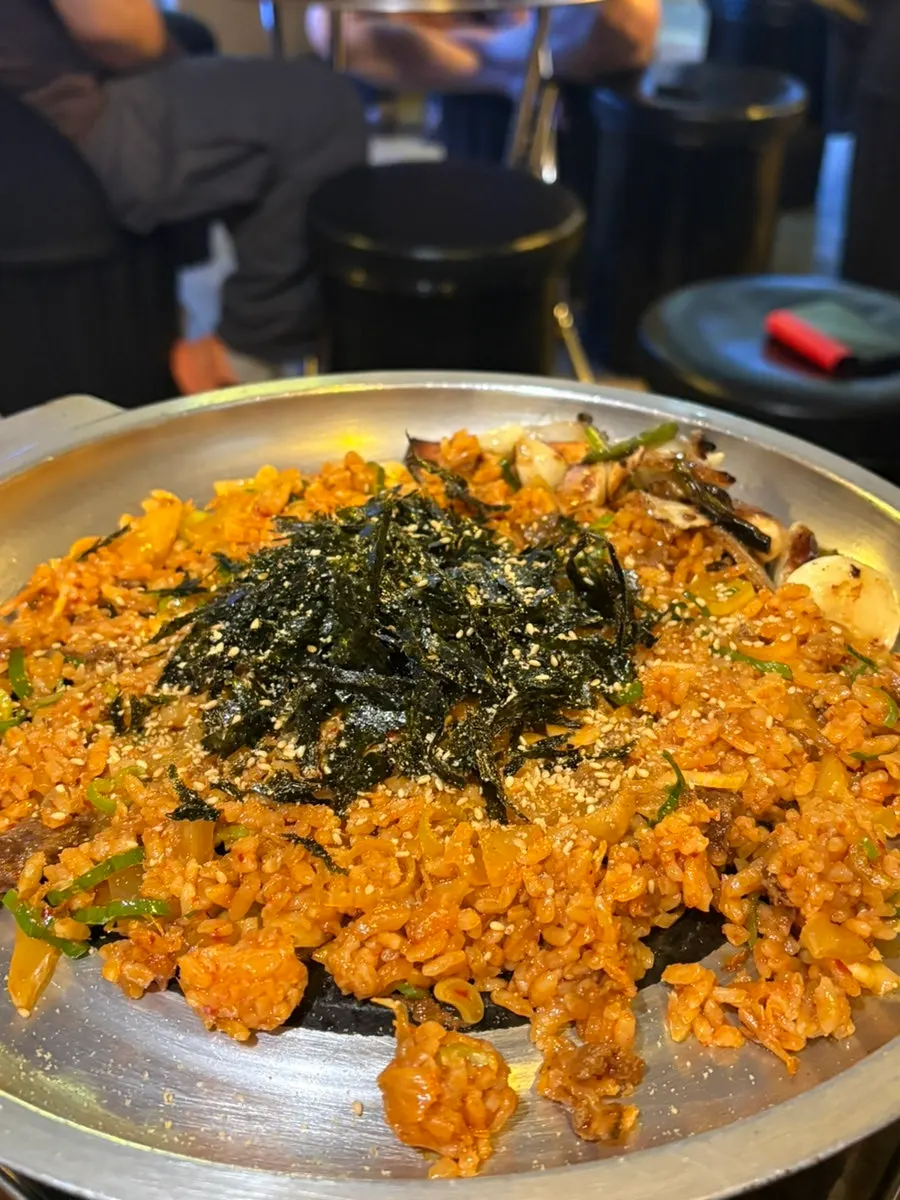 식사 마무리로 주문한 볶음밥