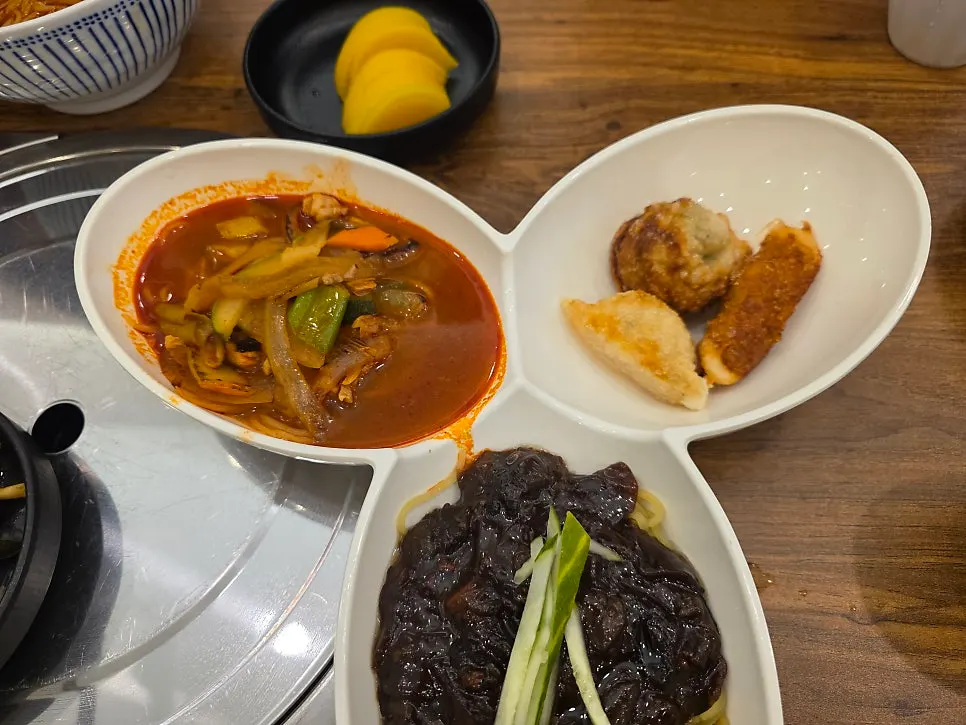두툼한 고기의 탕수육 단면