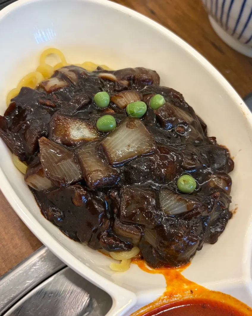 1인정식 짜장면 클로즈업