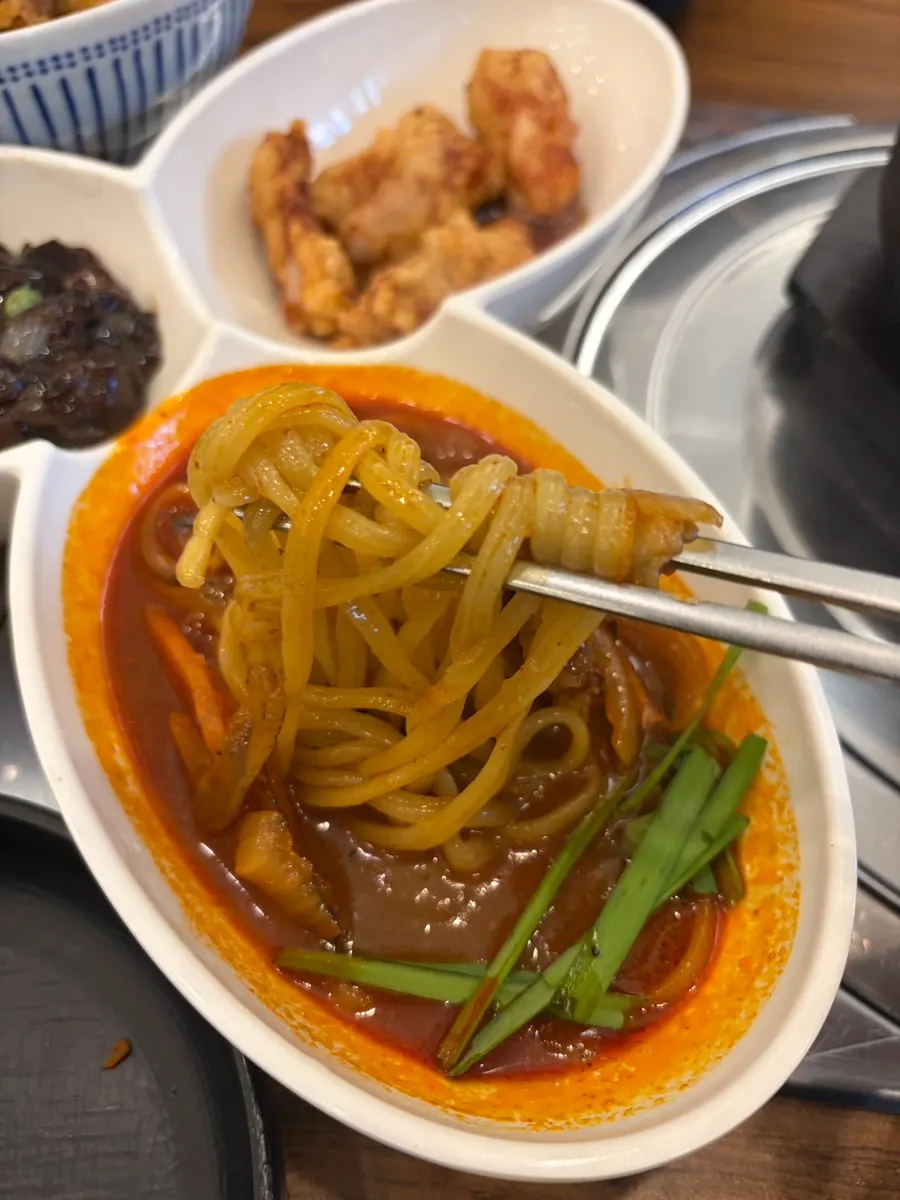 찰진 면을 들어 올린 모습