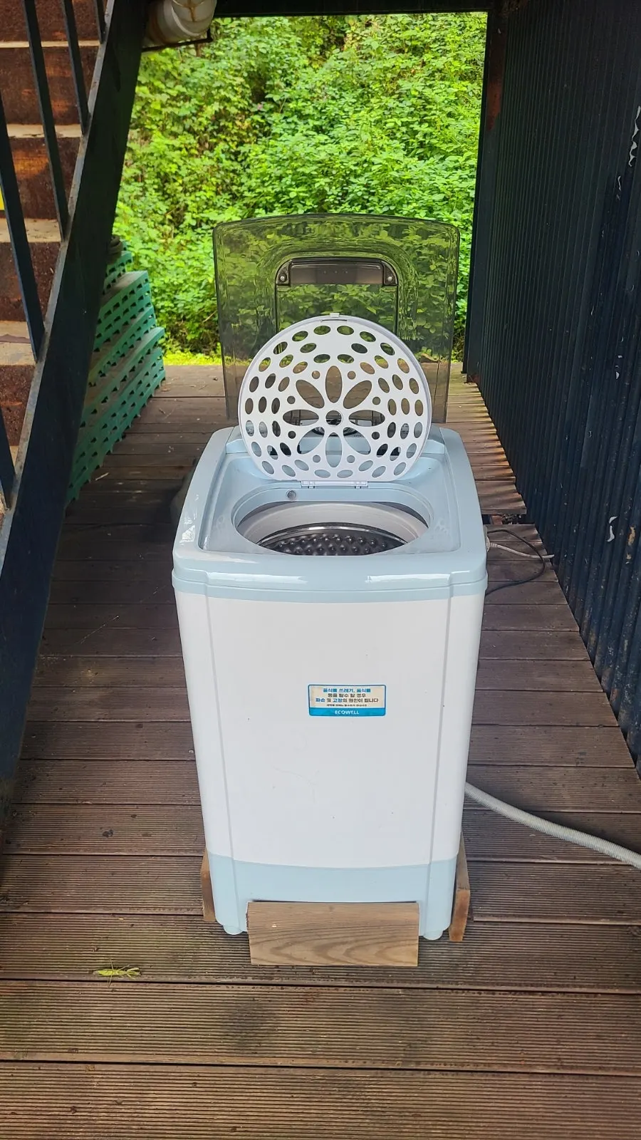 Spin dryer for water sports visitors