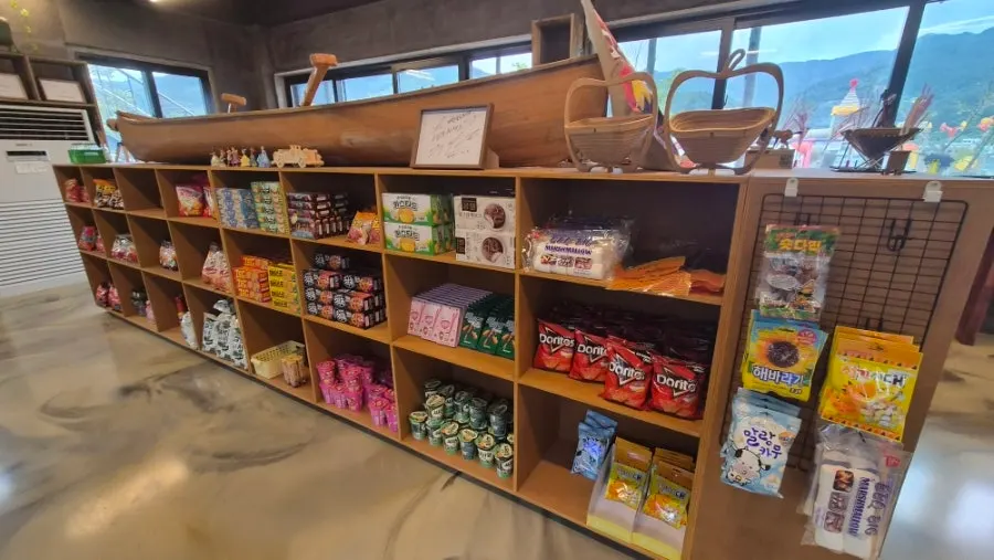 Camping supplies display including aurora powder for fire-watching