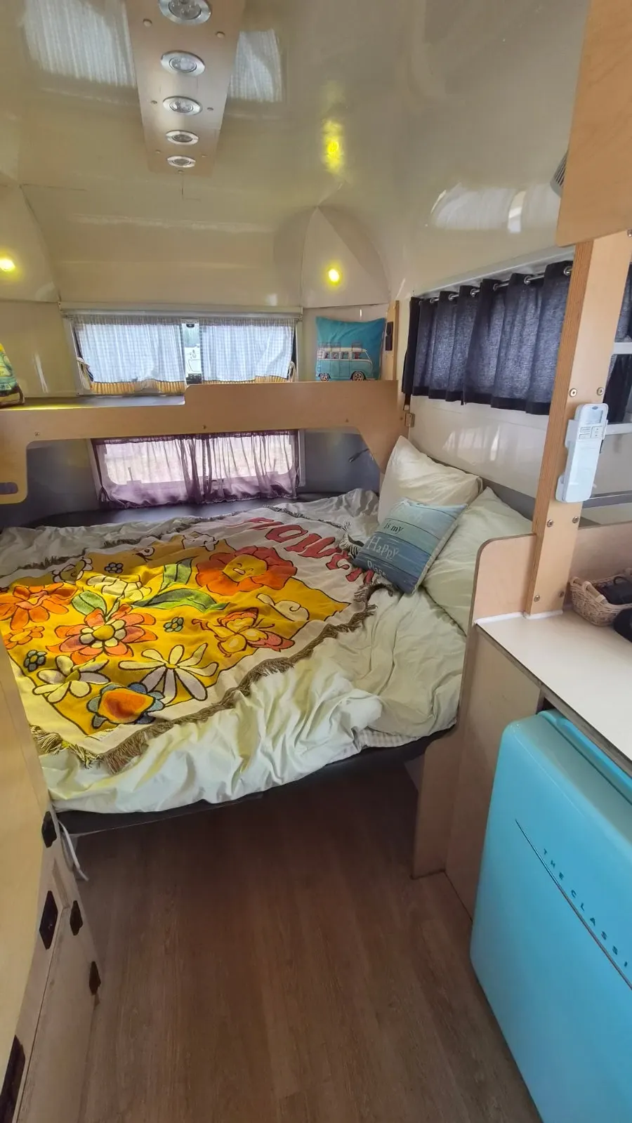 Caravan bed spot with an electric mat laid out