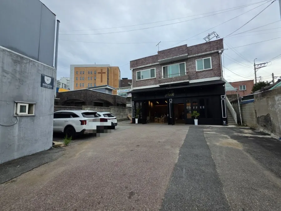 Parking area at Hoot