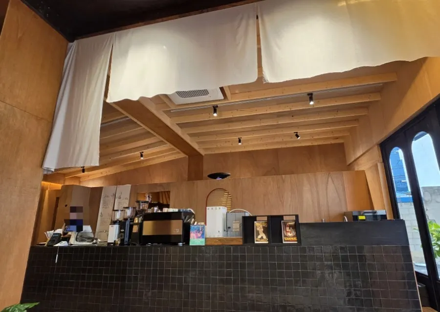 Open interior of Hoot