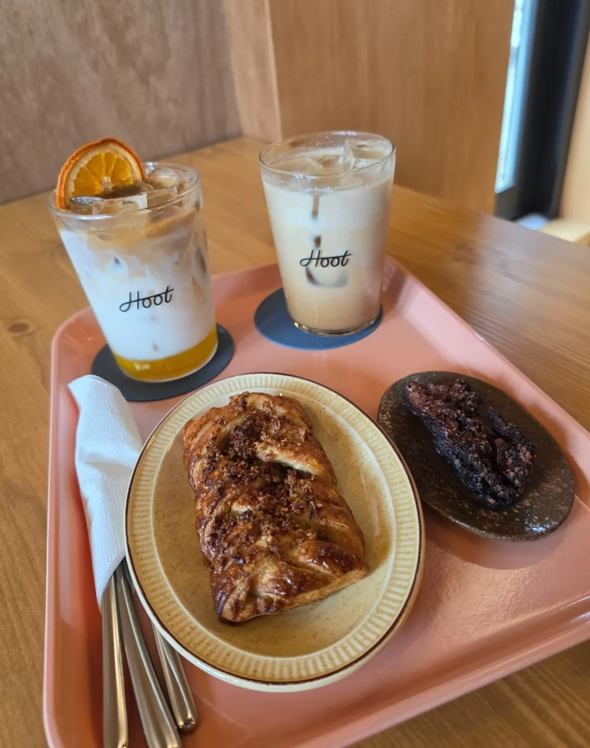 Orange latte, vanilla latte, and desserts