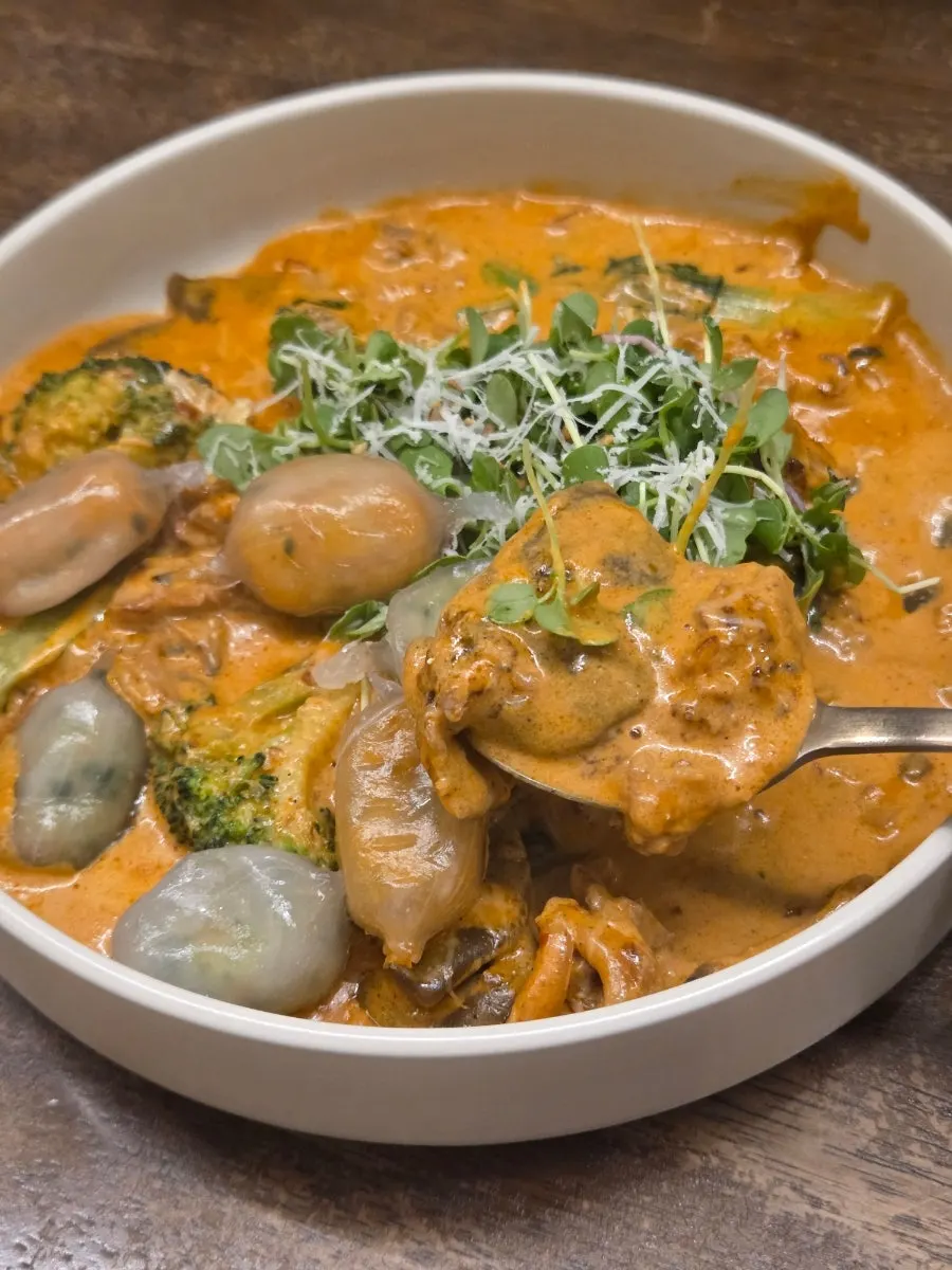Mala cream sujebi with added ongsimi dumplings