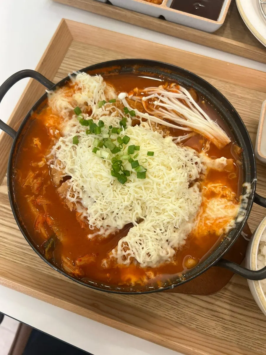 김치치즈나베 돈카츠 메뉴