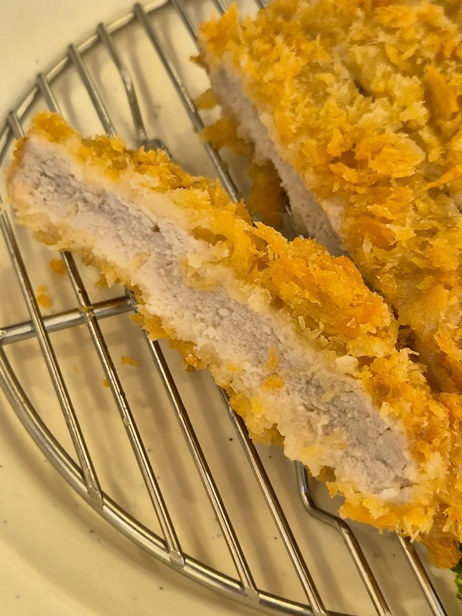 Loin cutlet sliced into bite-sized pieces