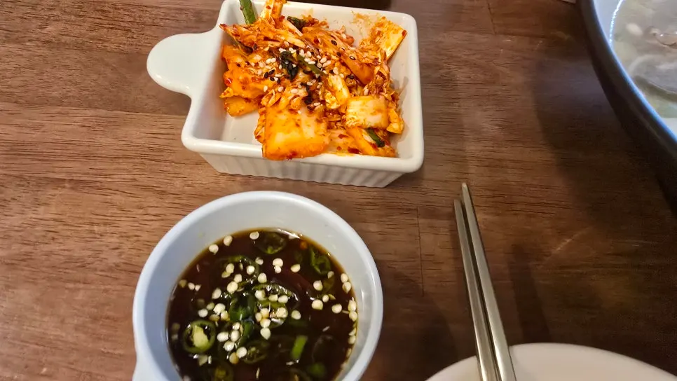 현대메밀 메밀온수제비 한 그릇