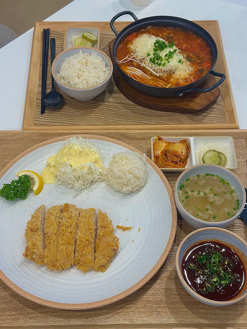 카츠와 사이드 메뉴판