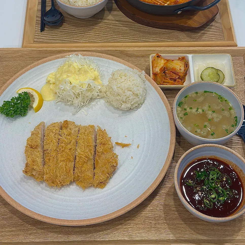 덮밥과 면 메뉴 안내