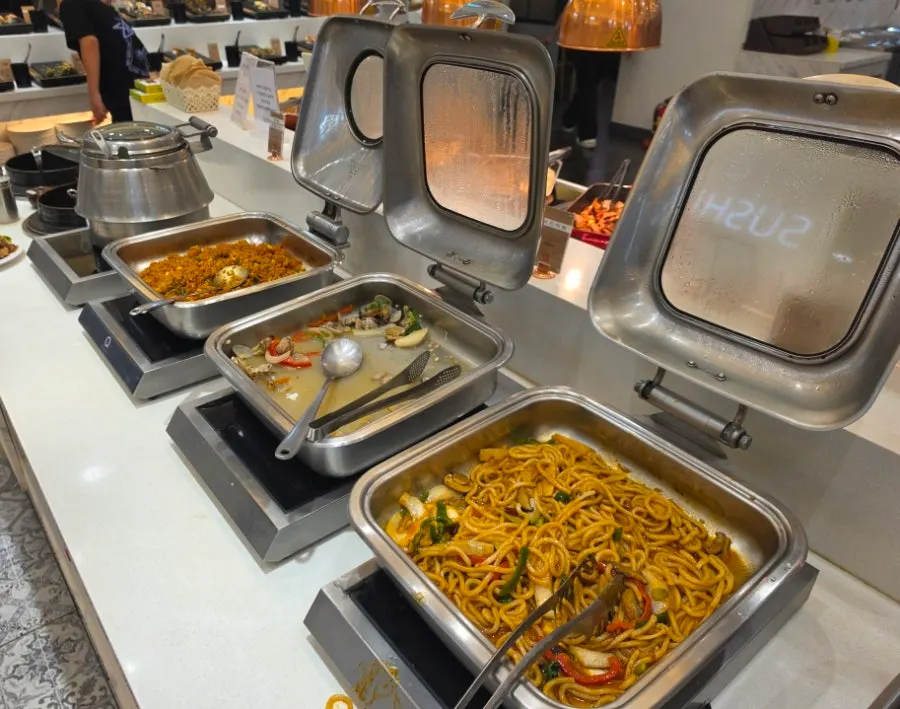 Warm dishes including yakisoba and fried rice