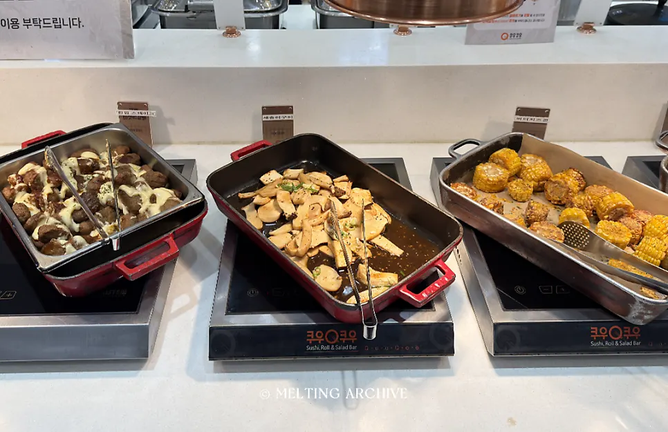 A plate of assorted buffet food