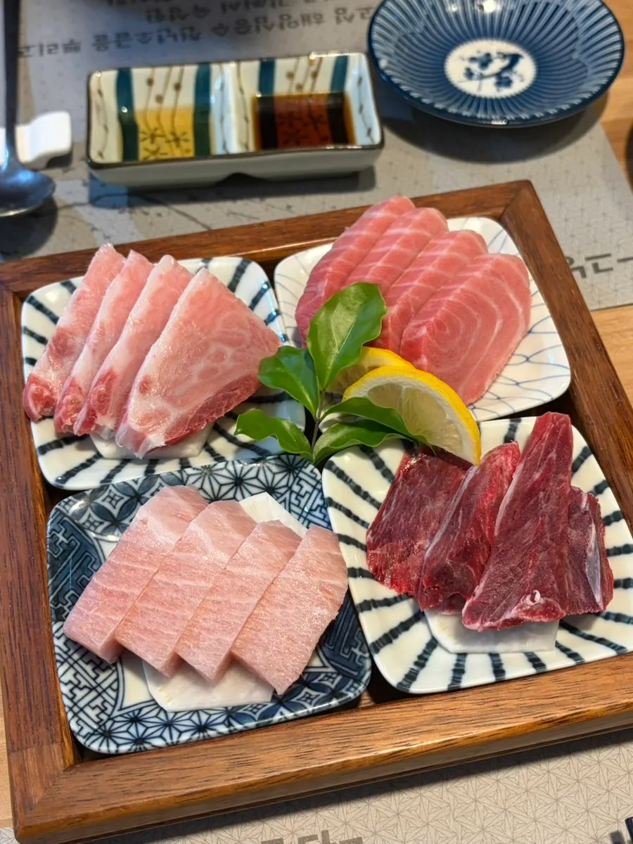 김에 싸 먹는 참치 한 점