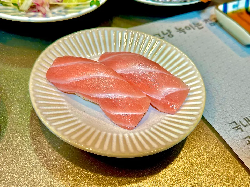 Full evening tuna course meal