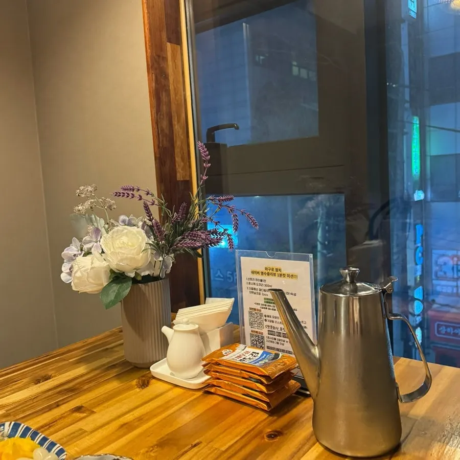 Kursi private room Maguro Tuna yang disiapkan sesuai reservasi