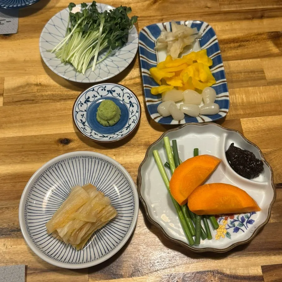 Penataan meja di dalam private room Maguro Tuna