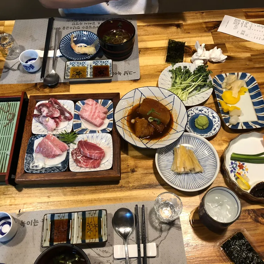 Meja private room Maguro Tuna setelah makan selesai