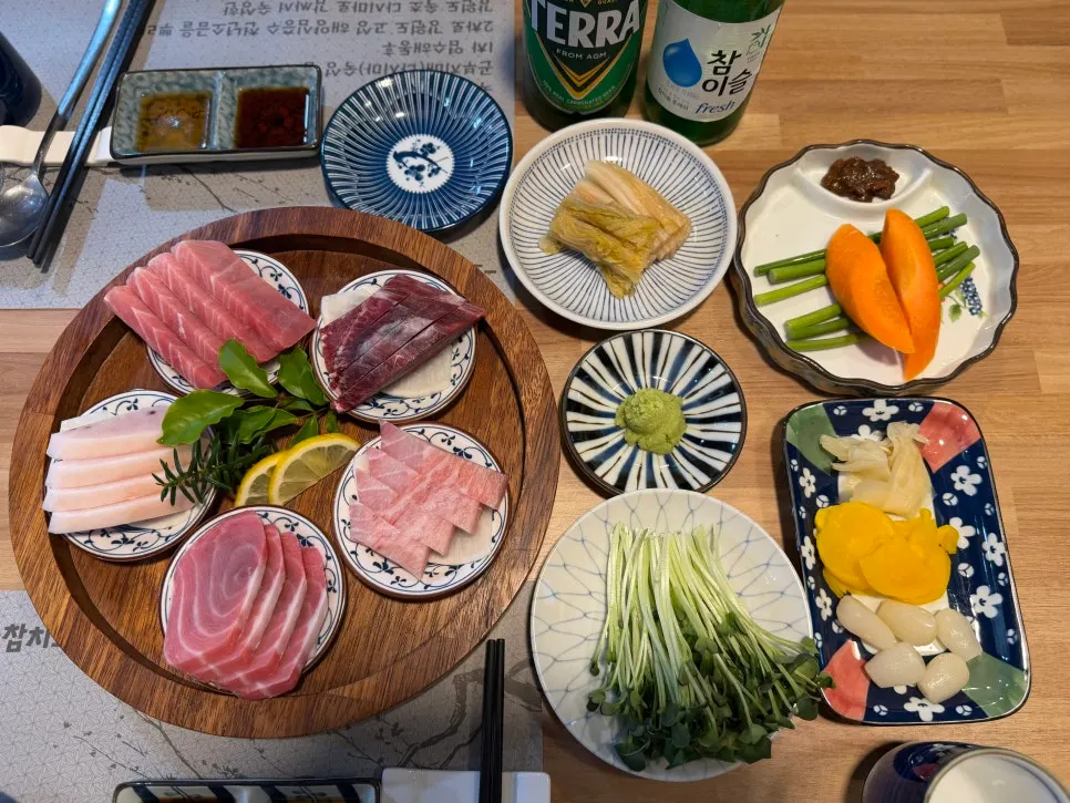황새치 뱃살이 포함된 참치회 구성