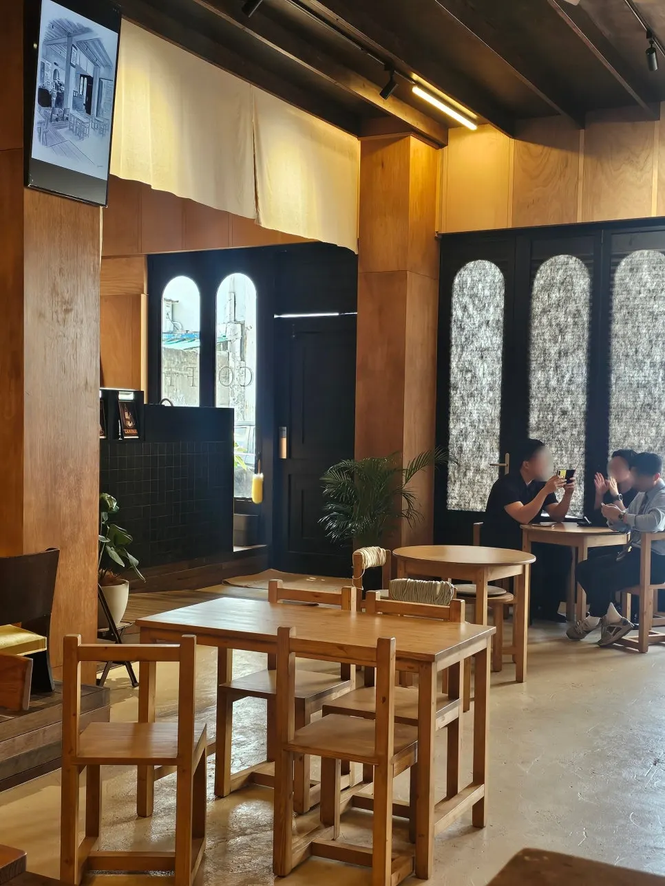 European café-style interior at Hoot