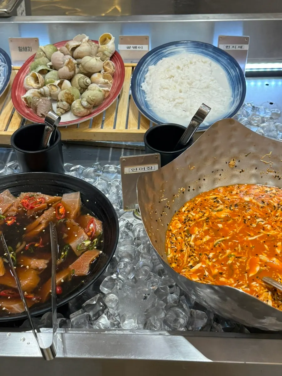 Roll station at QooQoo Chuncheon Branch