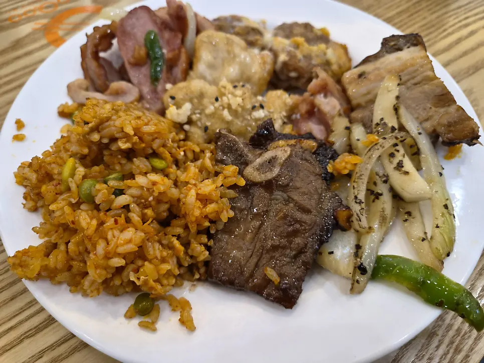 A variety of buffet foods