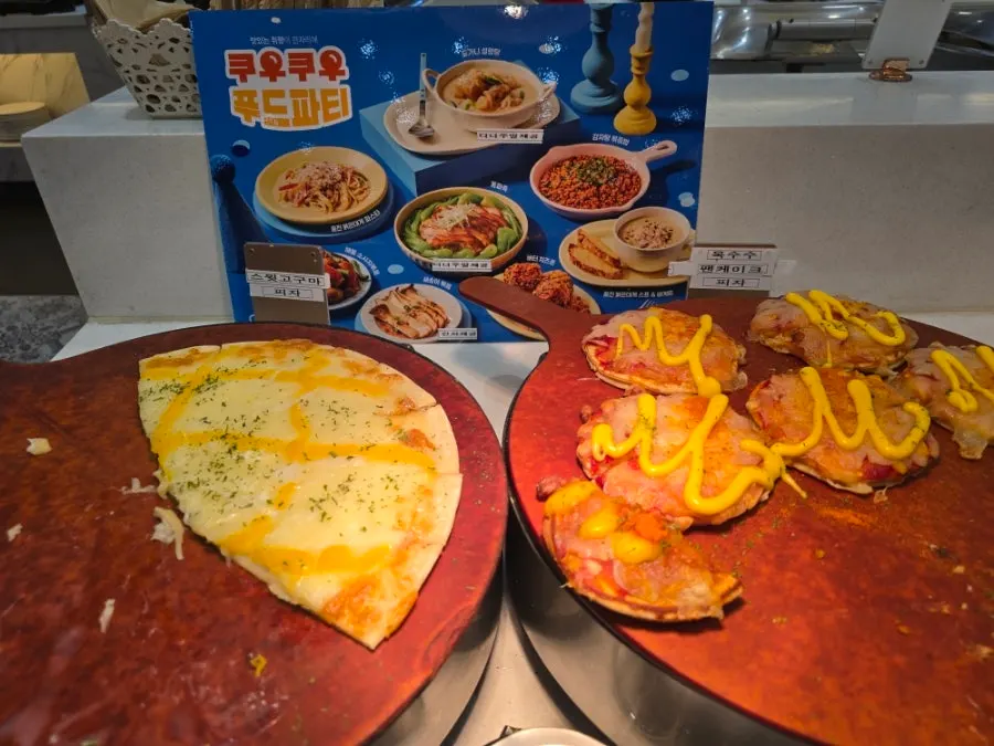 Sweet potato pizza and corn pancake pizza